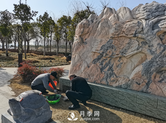 南阳白河国家城市湿地公园管理处：维护设施迎新年(图1)